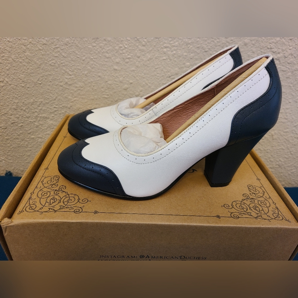 American Duchess Peggy Spectator Pumps Navy White Leather Reproduction 40s Heels